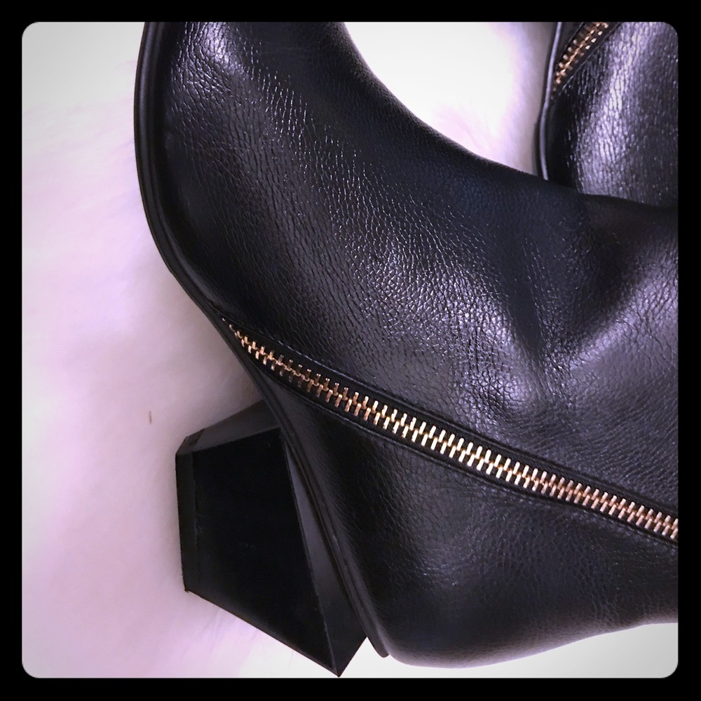Boots - Picture 3 of 3